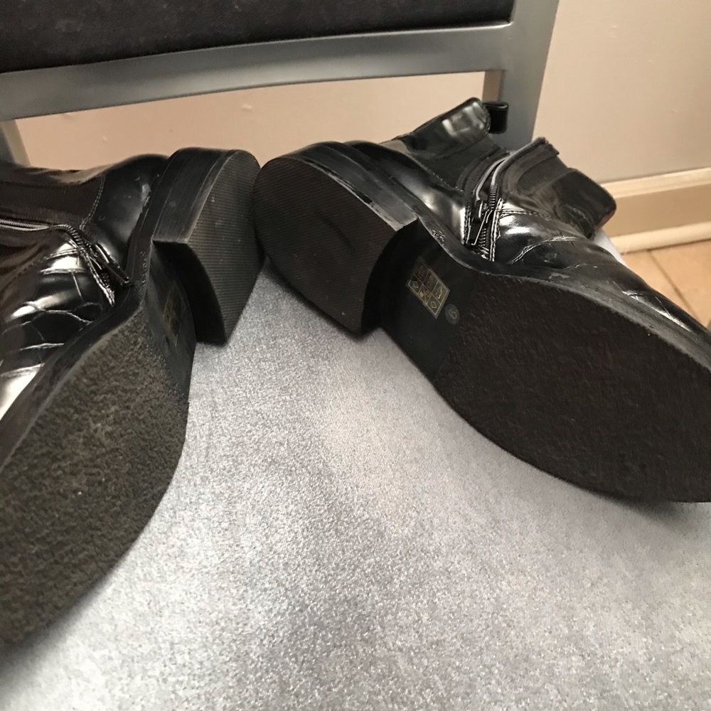 Boots - Picture 2 of 3